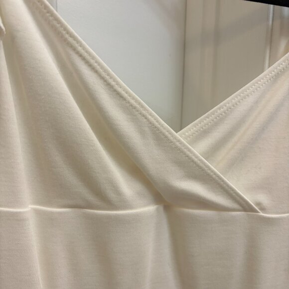 Aritzia Wilfred Personnages Ruffle Camisole Tank in WHITE - Picture 2 of 14